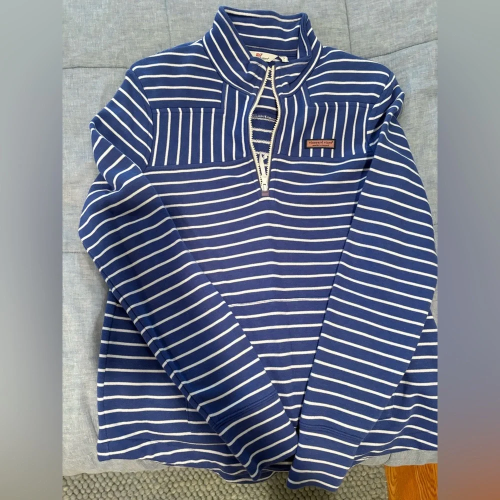 Vineyard Vines Blue/White Striped Sweatshirt Like Material Pullover Sz Small EUC - Picture 1 of 2